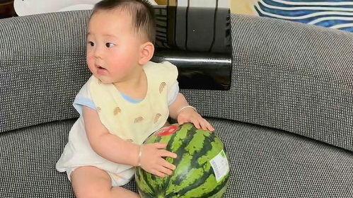 最近婴儿吃瓜,揭秘婴儿吃瓜的益处与注意事项