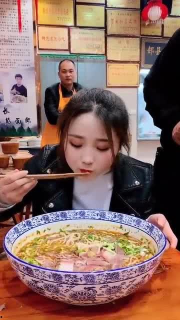福建小表妹吃瓜,福建小表妹的瓜田奇遇记