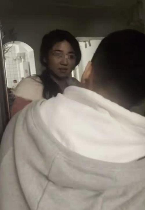 吃瓜男子完整视频,一场网络热议背后的真相