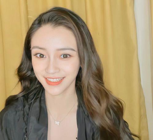 在线吃瓜的女明星,揭秘在线吃瓜女星的幕后故事